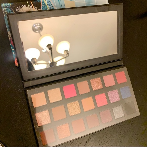 KYLIE Cosmetics Sipping Pretty Birthday Eyeshadow Palette - Picture 3 of 5